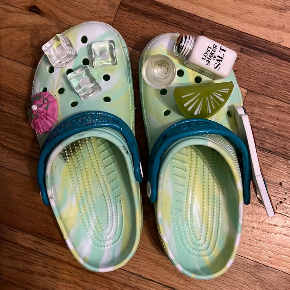 Margaritaville crocs